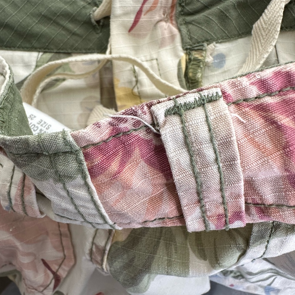 Y2K style Lucky Brand crop floral cargo pants - Picture 11 of 13
